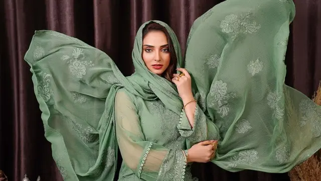 Ilustrasi Gamis Kombinasi Organza Modern (Credit:  Muneeb Malhotra/Unsplash)