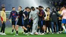Berkat hasil ini, Barcelona kini mengoleksi poin 85 dan sudah mustahil dikejar oleh sang pesaing terdekat, Real Madrid yang tertinggal tujuh poin dengan hanya dua laga tersisa. (AP Photo/Joan Monfort)