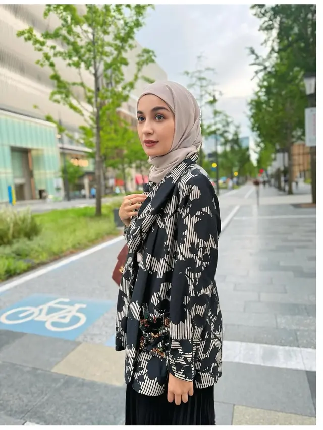6 Gaya OOTD Shireen Sungkar di Jepang, Stylish Jelajahi World Expo 2025