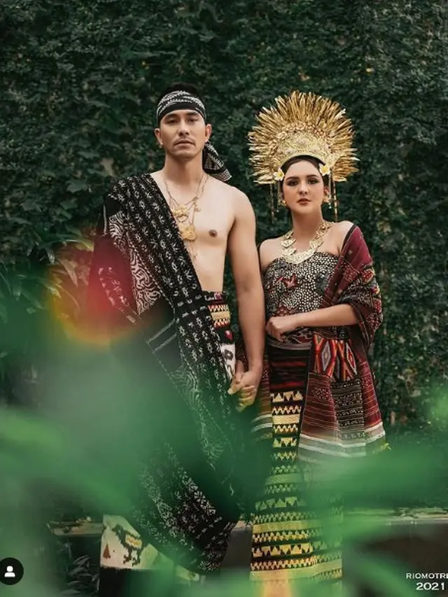 7 Pemotretan Darius Sinathrya dan Donna Agnesia di Berbagai Tema, Bak Prewedding