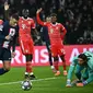 Kylian Mbappe beraksi dalam laga PSG versus Bayern Munchen pada 16 besar Liga Champions 2022/2023 di Parc des Princes, Rabu (5/2/2023) dini hari WIB. (AFP/Anne-Christine Poujoulat)