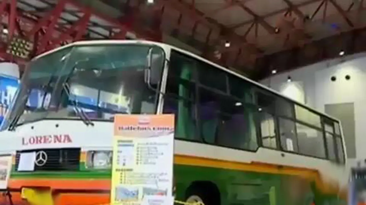 Bernostalgia dengan Bus-Bus Lawas di Indonesia