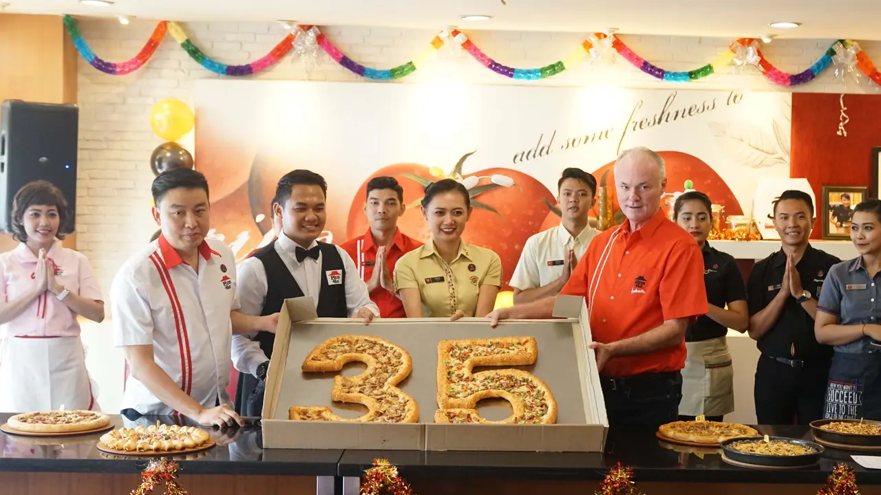 Pizza Hut Rayakan Ulang Tahun ke-35 Tahun.