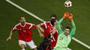 7. Danijel Subasic (Kroasia) - 12 kali penyelamatan. (AFP/Odd Andersen)
