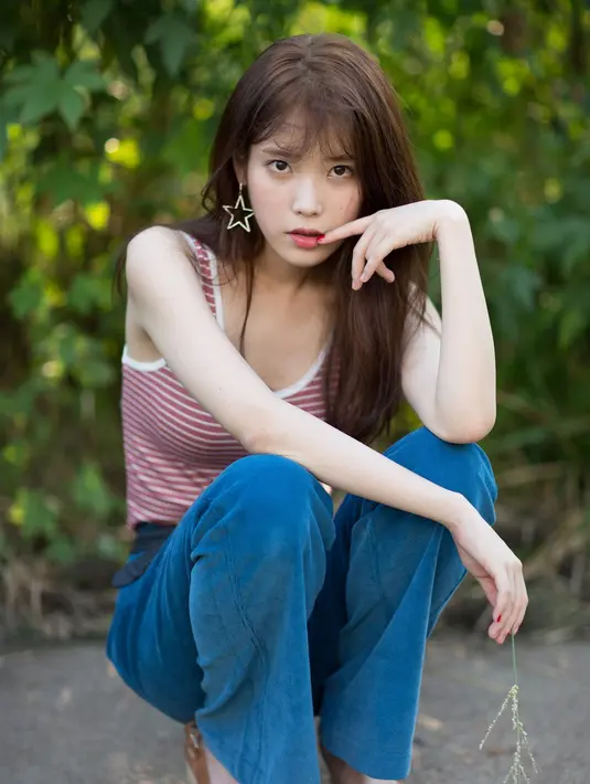 Seperti diketahui, saat pidato kemenangan IU sendiri mengatakan akan mengajak timnya untuk makan. "Aku ingin berterima kasih untuk timku. Ayo kita keluar makan bersama," ujarnya saat itu. (Foto: koreaboo.com)