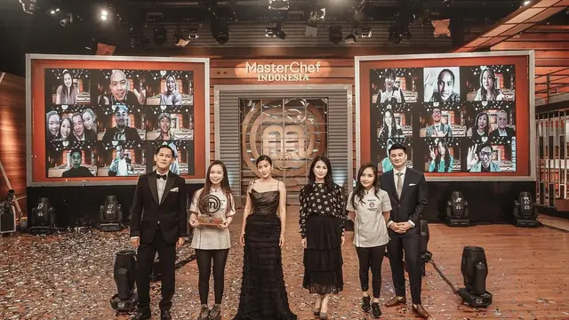 Jadi Juara MasterChef Season 8, Ini 6 Potret Kebersamaan Jesselyn dan Para Juri