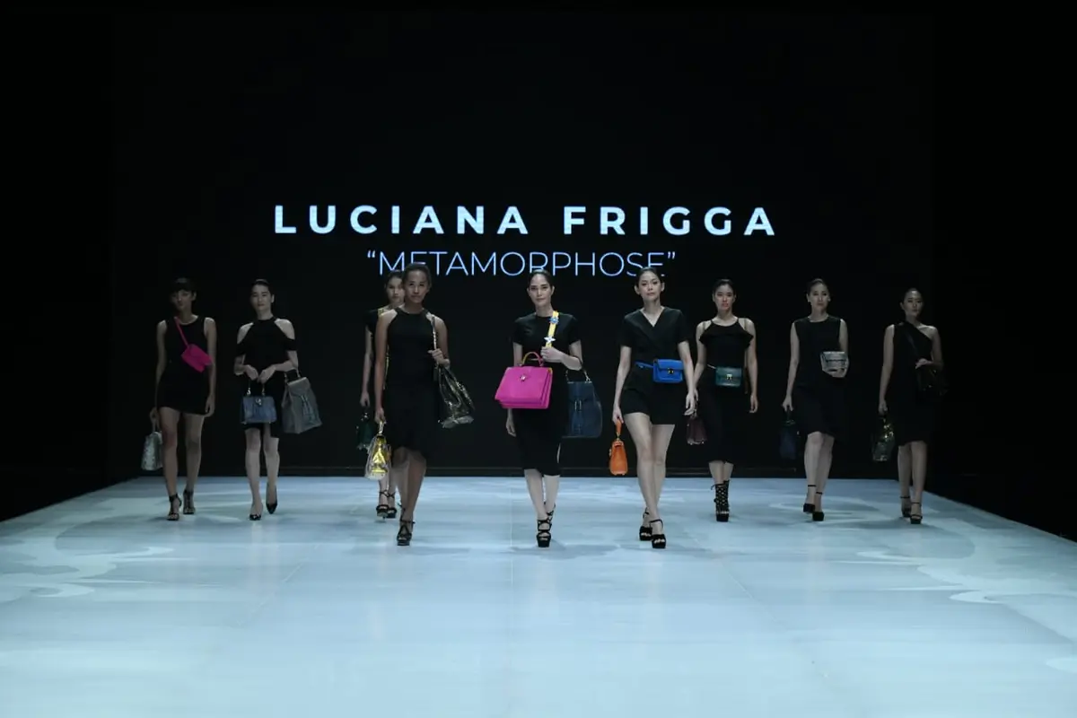Inspirasi tas di Indonesia Fashion Week 2019