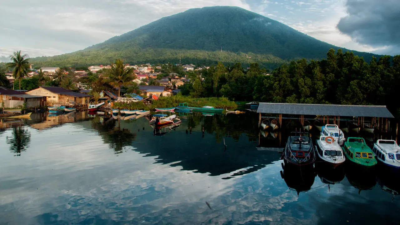 Gunung Gamalama.