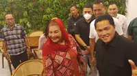 Menteri BUMN Erick Tohir bersama Plt Walikota Semarang Hevearita G Rahayu melihat Kota Lama Semarang, Sabtu (21/01/23). Foto: Liputan6.com/Felek wahyu