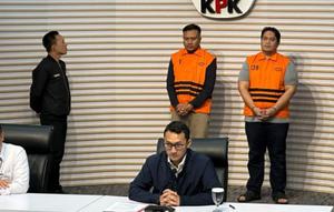 Kepala Kejaksaan Negeri Kabupaten Hulu Sungai Utara, Kalimantan Selatan, Albertinus Parlinggoman Napitupulu (APN), ditetapkan sebagai salah satu tersangka hasil operasi tangkap tangan (OTT). Hal itu diumumkan Komisi Pemberantasan Korupsi (KPK), Sabtu (20/12/2025). (Liputan6.com/ Dok Ist)