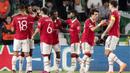 Pemain Manchester United merayakan gol yang dicetak oleh Marcus Rashford ke gawang Real Betis pada leg kedua babak 16 besar Liga Europa di Stadion Benito Villamarin, Jumat (17/3/2023). an United dipastikan melaju ke 8 besar Liga Europa 2022-2023 dengan keunggulan agregat 5-1. (AFP/Jorge Guerrero)