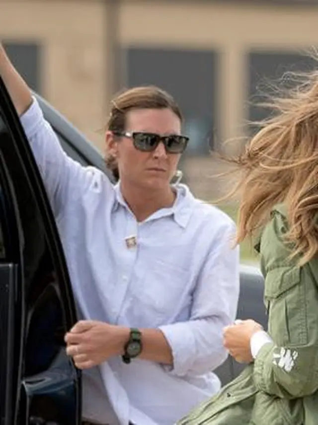 Melania Trump Jenguk Anak-anak di Pusat Detensi Perbatasan