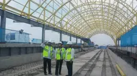 Menteri Keuangan Sri Mulyani Indrawati mengaku senang bisa mengunjungi proyek-proyek infrastruktur yang tengah dibangun, oleh pemerintah pusat maupun daerah, salah satunya LRT Palembang. (Liputan6.com/Septian Deny)