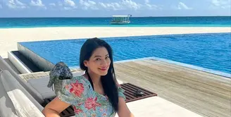 Berlibur menjadi sebuah agenda yang dilakukan Titi Kamal dan Christian Sugiono. Kali ini, Maldives menjadi destinasi yang dituju. (Foto: Instagram/ Titi Kamal).