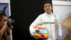 Berikut pesan yang disampaikan Rio Haryanto untuk anak muda Indonesia lewat wawancara yang dilakukan oleh Dinda, salah satu murid SMA di Bahrain.