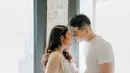 Selama mengandung, Chef Arnold terlihat selalu menemani Tiffany disetiap kesempatan. Suami idaman sekali ya. (Liputan6.com/IG/tiffanysoetanto)
