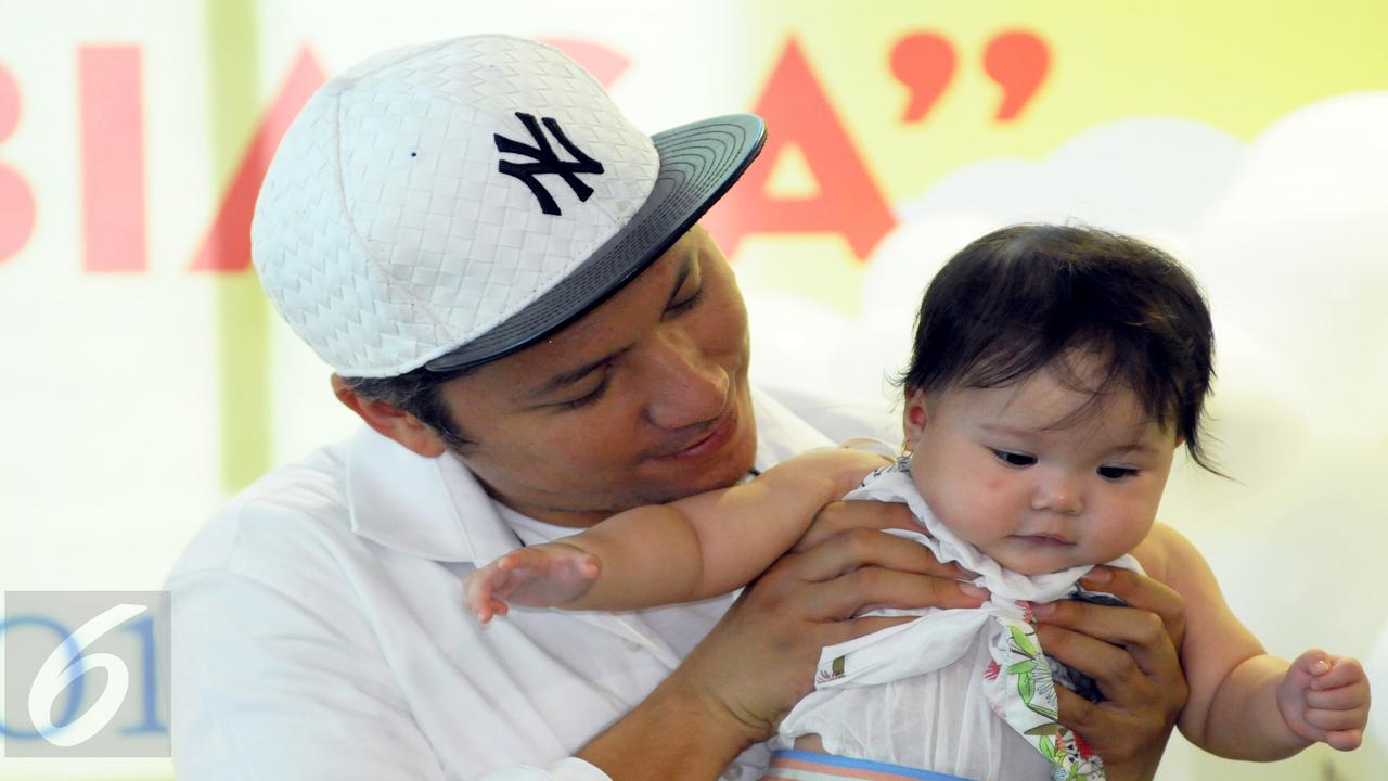 20150724-Pose Menggemaskan Anak Gading Marten dan Gisella Anastasia-Jakarta