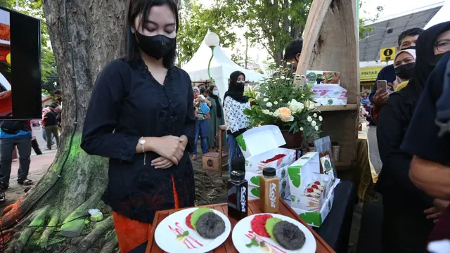 Pewarna yang digunakan di jajanan kucur merupakan pewarna alami (Istimewa)