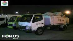 Bantuan logistik dan peralatan tanggap darurat diangkut dengan kapal kargo Aishakamilah dari Pelabuhan Tanjung Priok Jakarta menuju Makassar, Sulawesi Selatan.