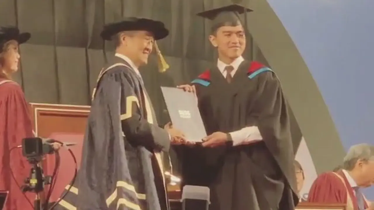 Akhirnya Lulus Kuliah, Ini 5 Momen Kaesang Wisuda di Singapura