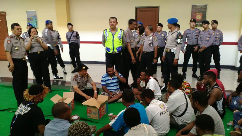 Polisi Amankan 22 Mahasiswa Papua yang Diduga Keroyok Polisi