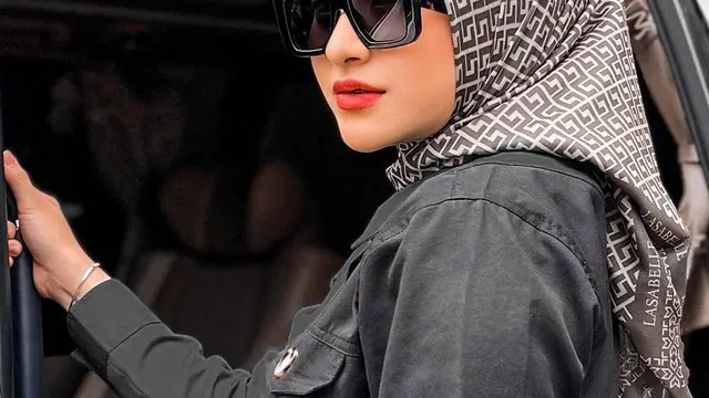 8 Potret Transformasi Gaya Nathalie Holscher, Kini Pose Tanpa Hijab