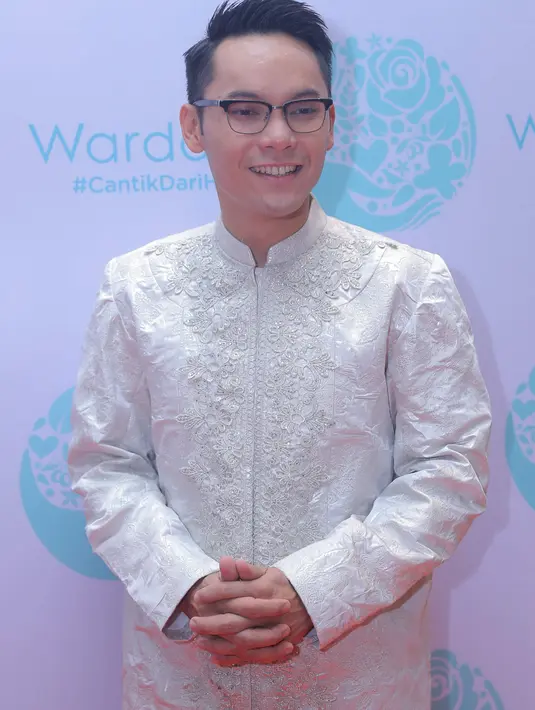 Perempuan yang masih dirahasiakan itu juga belum dikenalkan pada mantan istrinya, Marshanda. Tapi presenter dan pemain sinetron itu telah mengungkapkan rencana bahagianya. (Andy Masela/Bintang.com)