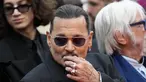 Johnny Depp berpose untuk fotografer setibanya pada upacara pembukaan dan pemutaran perdana film 'Jeanne du Barry' di Festival Film Cannes 2023, Cannes, Prancis, Selasa (16/5/2023). (Photo by Scott Garfitt/Invision/AP)