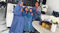 Ramdani Lestaluhu merayakan Idulfitri 1446 H bersama keluarga. (Bola.com/IG Ramdani Lestaluhu)