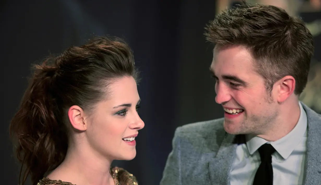 Hubungan asmara antara Robert Pattinson dan Kristen Stewart memang sudah lama kandas 4 tahun yang lalu. Namun masih banyak penggemar yang mengharapkan keduanya dapat berpacaran lagi. (AFP/Bintang.com)