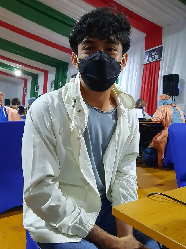Reza Rahadian tampil di Surga Yang Tak Dirindukan 3.
