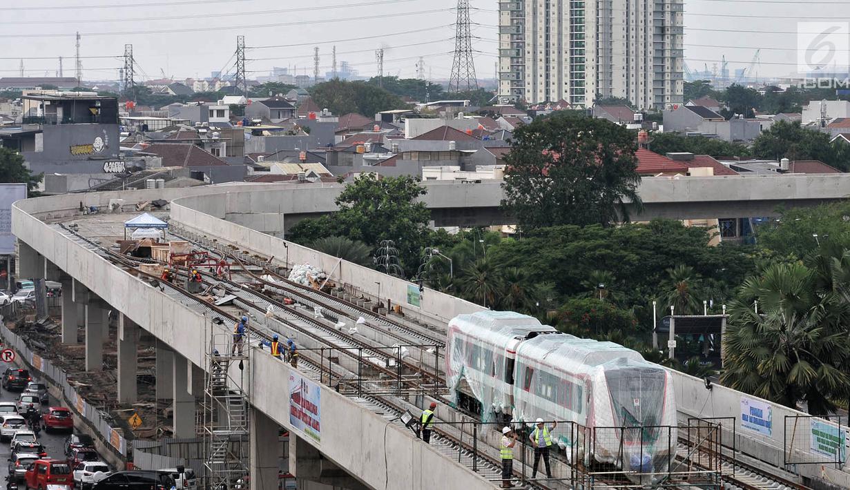 FOTO Melihat Kereta LRT  Terparkir di Depo Kelapa  Gading  