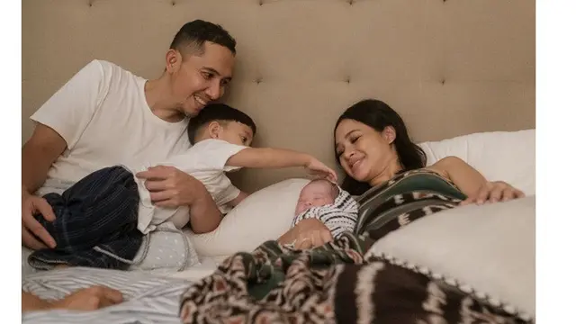 7 Momen Persalinan Anak Kedua Andien, Penuh Haru Bahagia