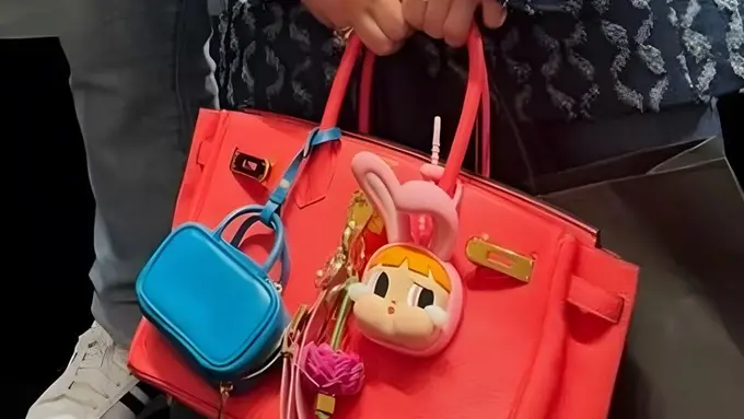 Dari Imut hingga Nyentrik, Ini 10 Perintilan Tas yang Bikin Stand Out dan Berkarakter