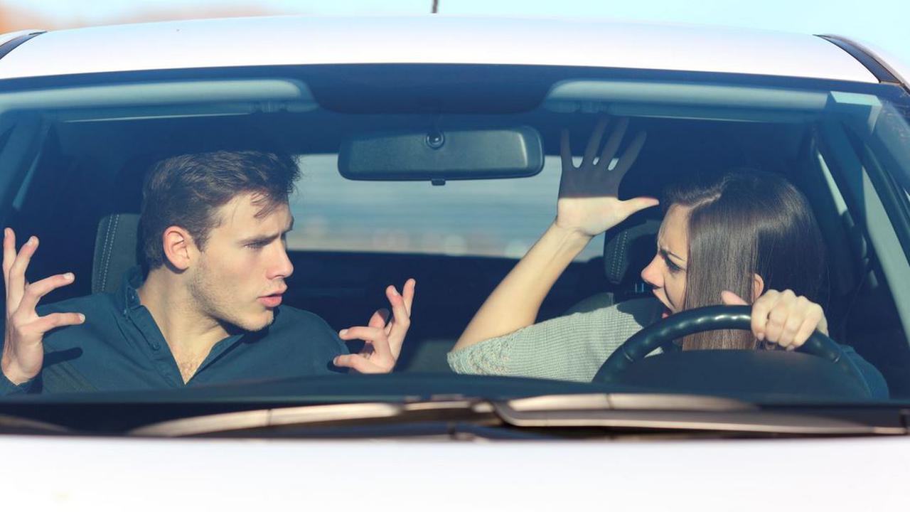 Survei: Penumpang Paling Menyebalkan Adalah Pacar Sendiri