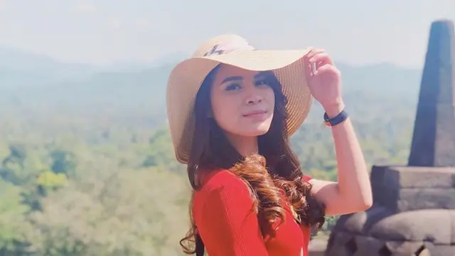 6 Potret Chen Giovani Soetanto, Wanita yang Disebut-sebut Bakal Jadi Menantu Hotman Paris