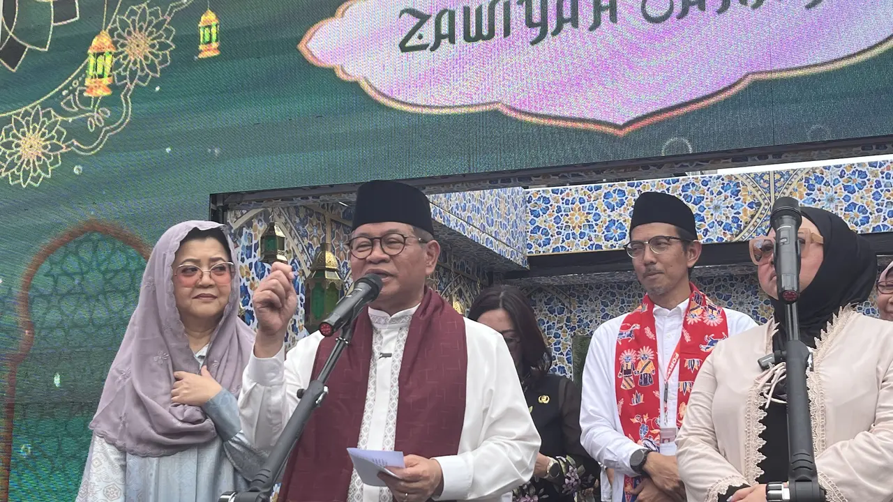 Gubernur DKI Jakarta Pramono Anung di kawasan Bundaran HI, Jumat (27/2/2026).