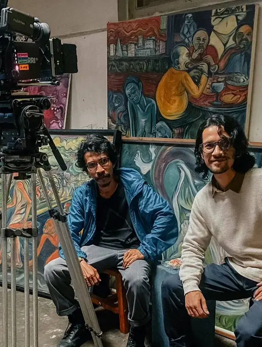 Film horor di Indonesia memang semakin populer. Dimana kualitas cerita dan gambarnya semakin bagus, tidak sedikit penggemar film horor produksi sineas Indonesia semakin laris. Banyak dari para pecinta film selalu membajiri studio saat film horor diputar. (Liputan6.com/IG/@aurakasih)