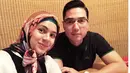 Berkah Ramadan tahun ini dirasakan oleh Nycta Gina. Istri dari Rizky Kinos untuk menutup auratnya. Lewat foto yang diunggah pada 1 Juli silam. Dengan mengenakan Jilbab dan berharap istiqomah.  (Instagram/missnyctagina)