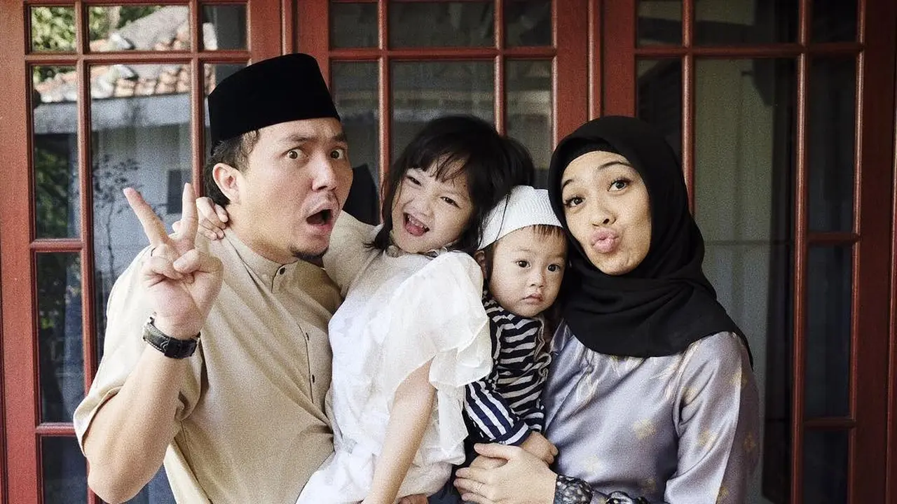 [Bintang] Ananda Omesh dan Dian Ayu