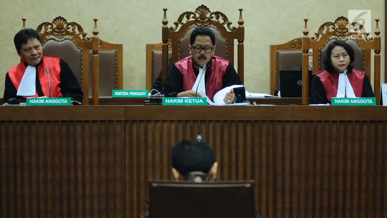 Berbatik, Setya Novanto Jalani Sidang Lanjutan Dugaan Korupsi e-KTP
