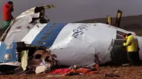 Boeing 707 menabrak puncak gunung di Maroko dan menewaskan seluruh 188 penumpang dan 7 awak kabin (History.com)