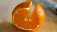 Dengan trik ini Anda bisa mengupas jeruk dengan mudah