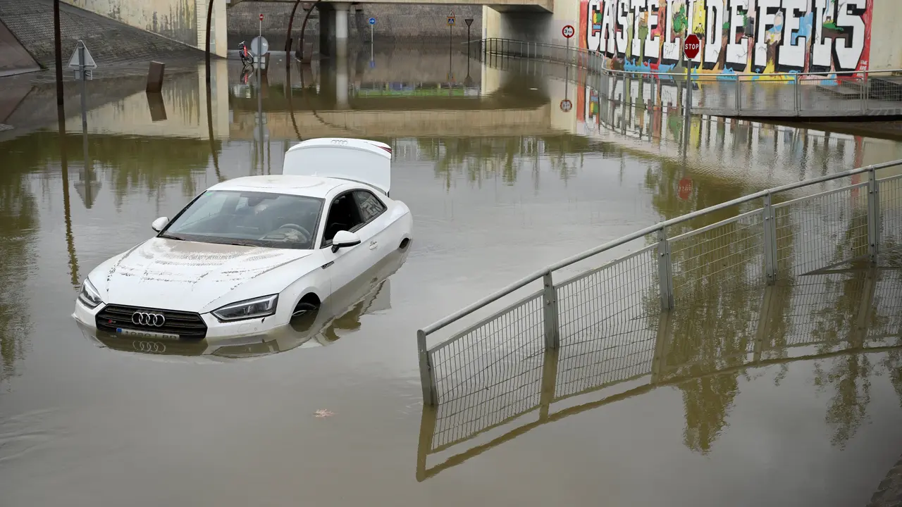 Mobil Terdampak Banjir di Catalunya