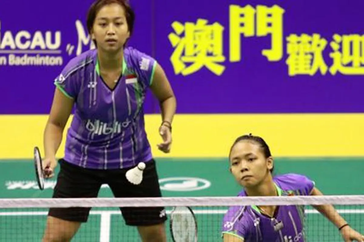 Della Destiara Haris/Rosyita Eka Putri Sari 
