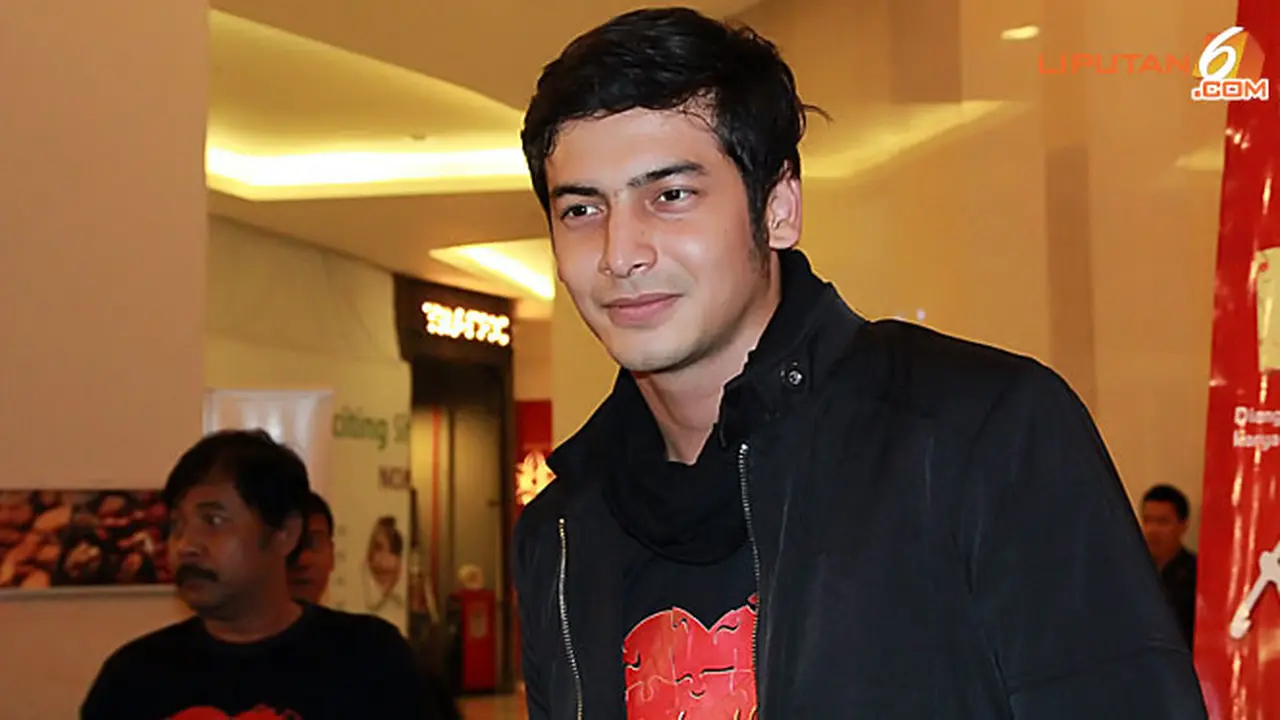 boy-hamzah-ganteng-peace-130213b.jpg