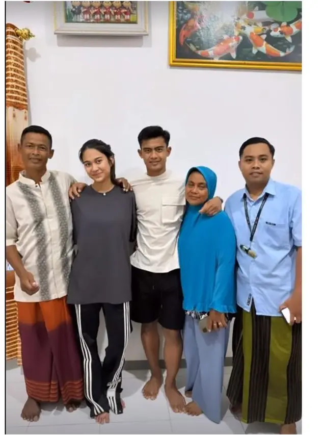 6 Potret Azizah Salsha Bareng Keluarga Arhan saat Mudik ke Blora, Disambut Hangat