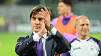 Vincenzo Montella, saat masih menukangi Fiorentina, musim lalu. Eks striker timnas Italia tersebut berada di posisi teratas untuk menangani Sampdoria. (EPA/Maurizio Degl'innocenti)