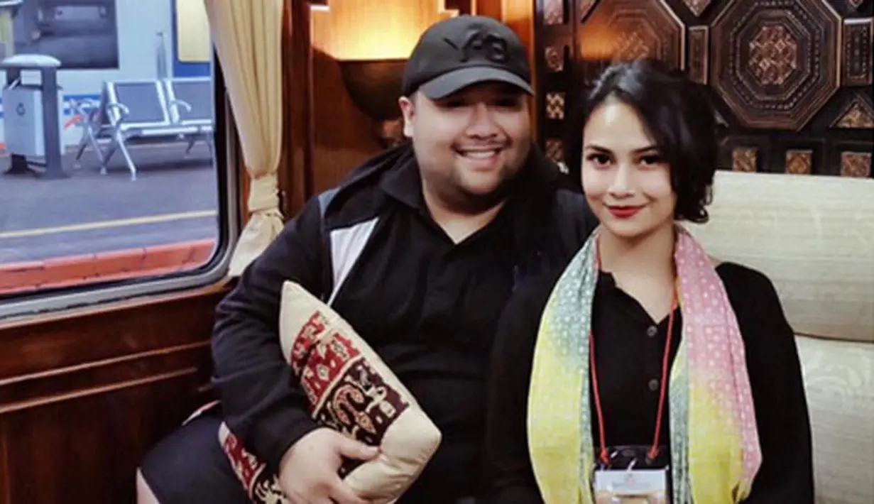 Hubungan Vanessa Angel dan Didi Mahardhika yang sudah selangkah lagi menuju ke pernikahan harus putus di tengah jalan lantaran beberapa hal. Berikut adalah foto-foto mesra yang pernah mereka abadikan selama berpacaran. (Instagram/vanessaangelofficial)