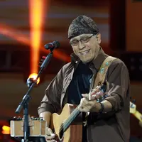 "Gak apa-apa, namanya kan kreativitas. Berbeda dengan pembajakan, gak kreatif, harusnya enggak ada (pembajakan)," kata pria kelahiran Jakarta 54 tahun yang lalu ini. (Deki Prayoga/Bintang.com)